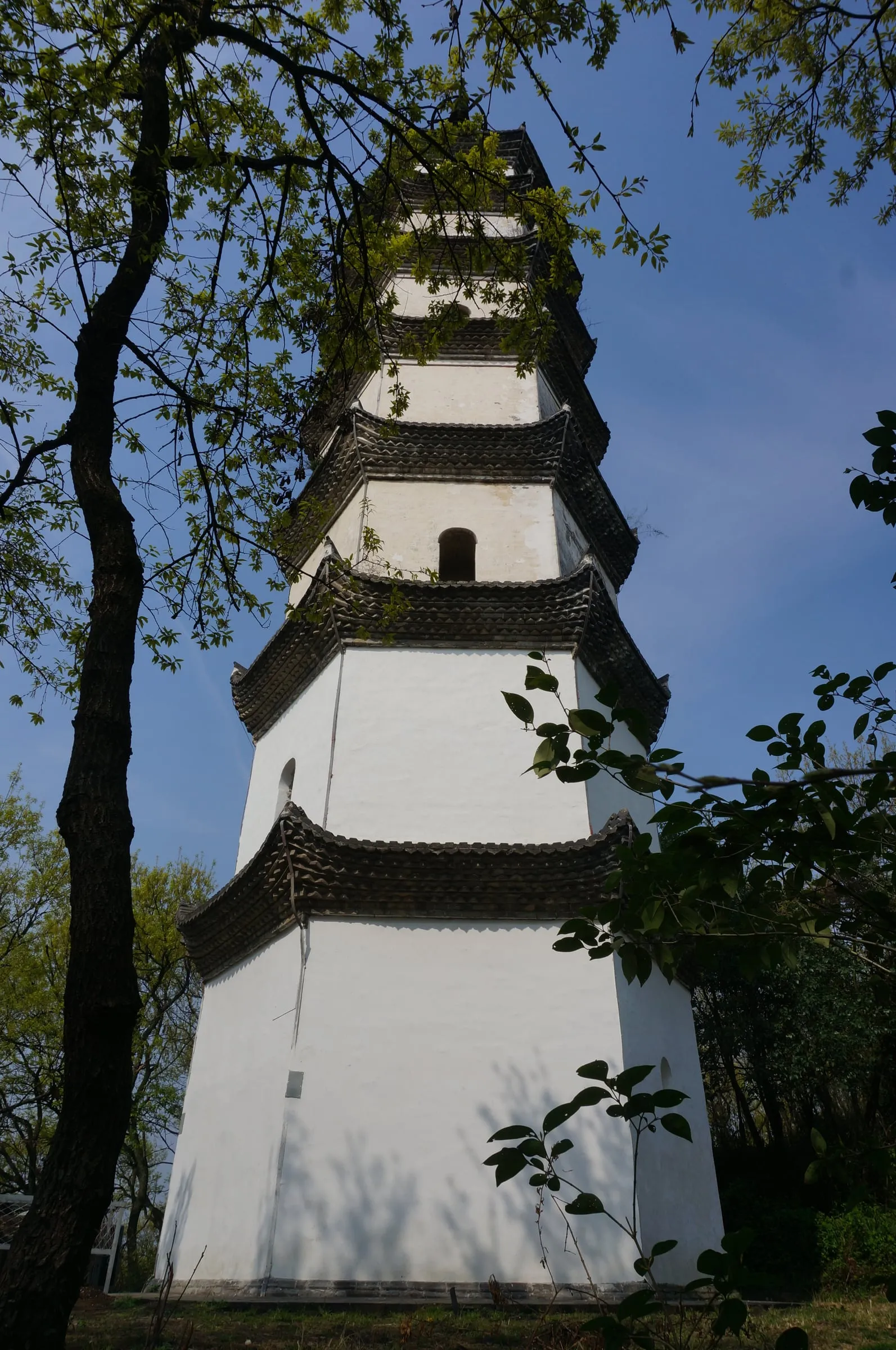 Tinghu Pagoda today.